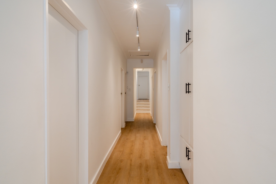 7 Bedroom Property for Sale in Rondebosch Western Cape